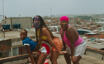 Três jovens negros da favela de Heliópolis saem em busca de refúgio na vida noturna LGBT+ do centro da cidade.