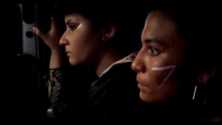 O Primeiro Movimento É Explosão