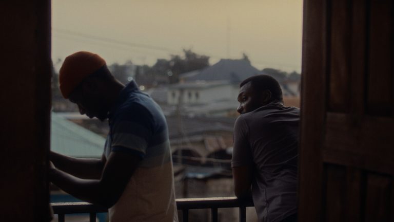 Todas as Cores Entre o Preto e o Branco